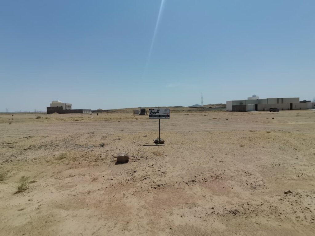 للبيع أرض بالاوامر