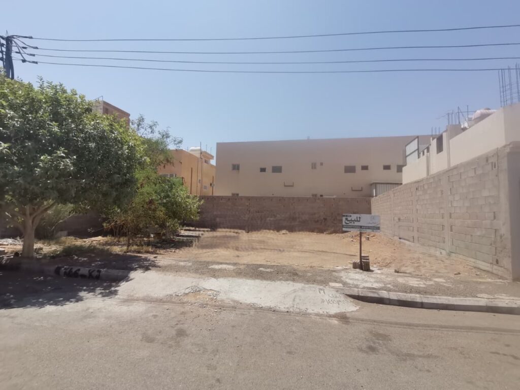 ارض في المنتزه الشرقي